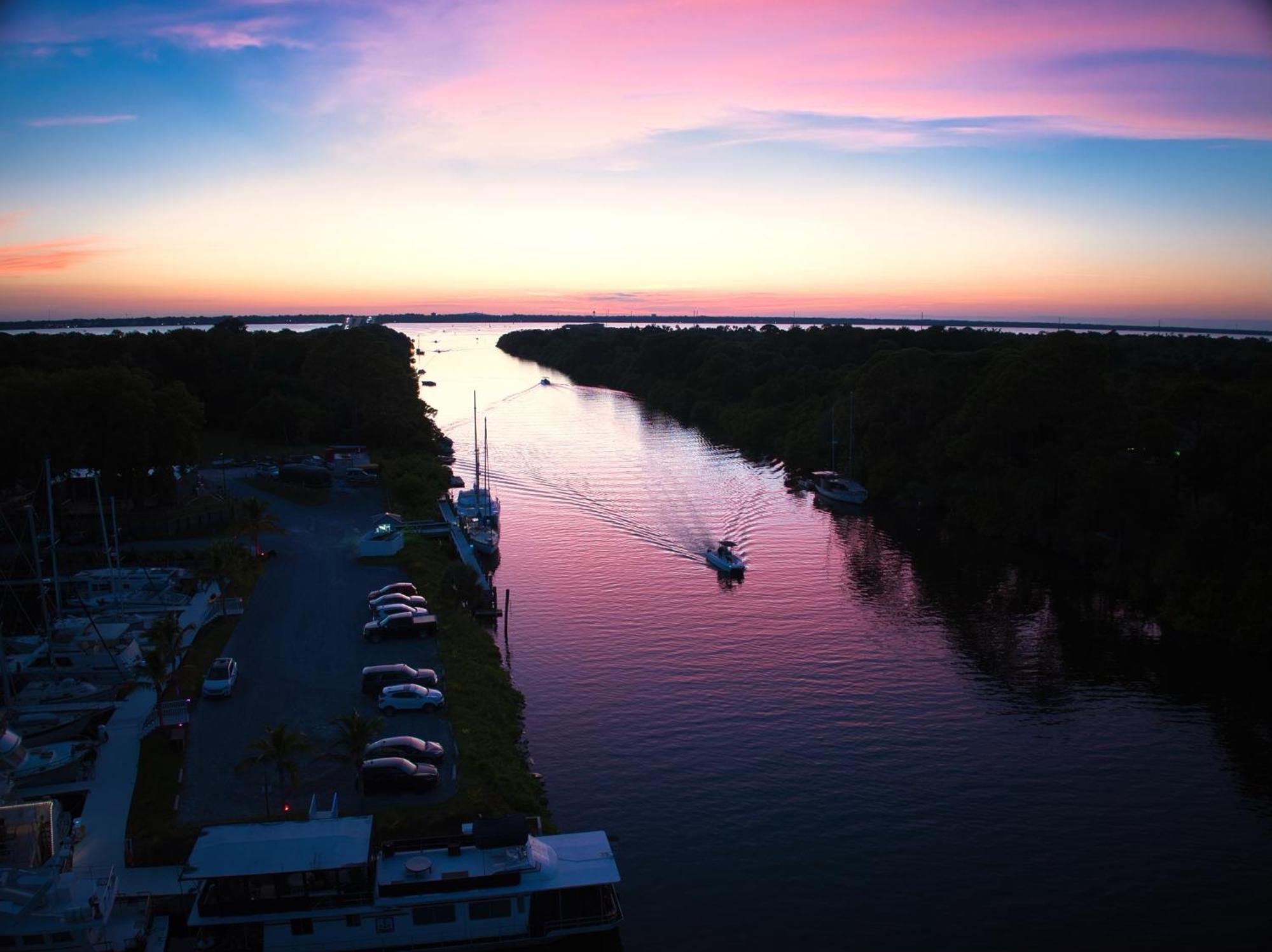 Dolphins Vacation Rental Merritt Island ภายนอก รูปภาพ